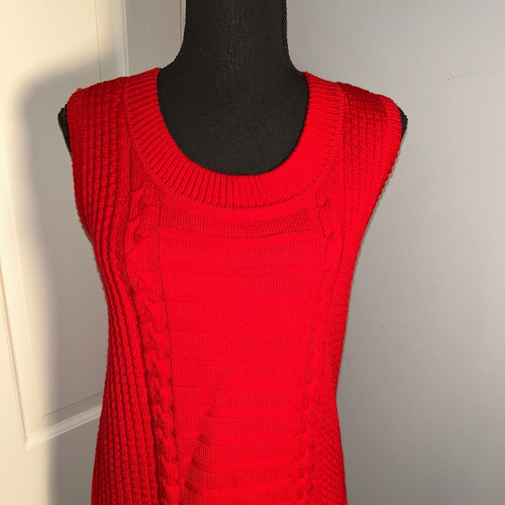 St. John Wool Knit Sleeveless Red Sweater, Sz Small, Cable accents